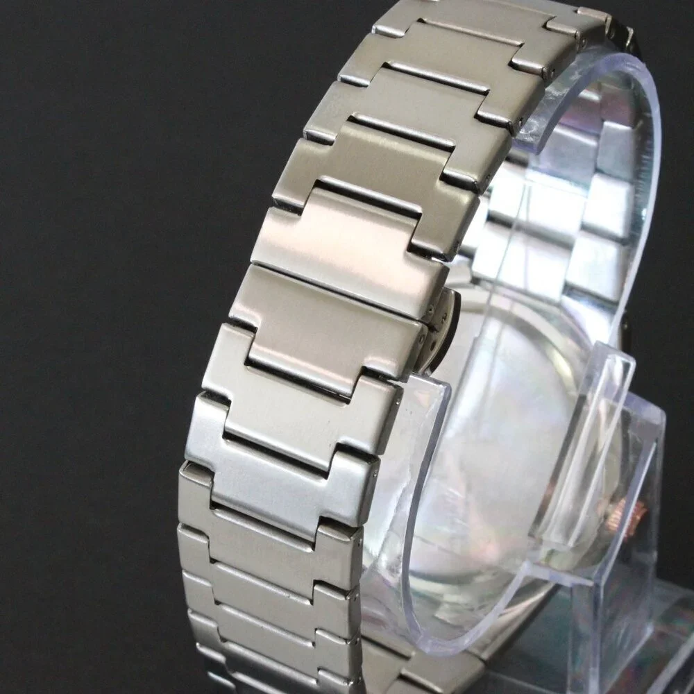 Men's Integrated Bracelet Sports Watch Stainless Steel Radiant Green Dial 40mm